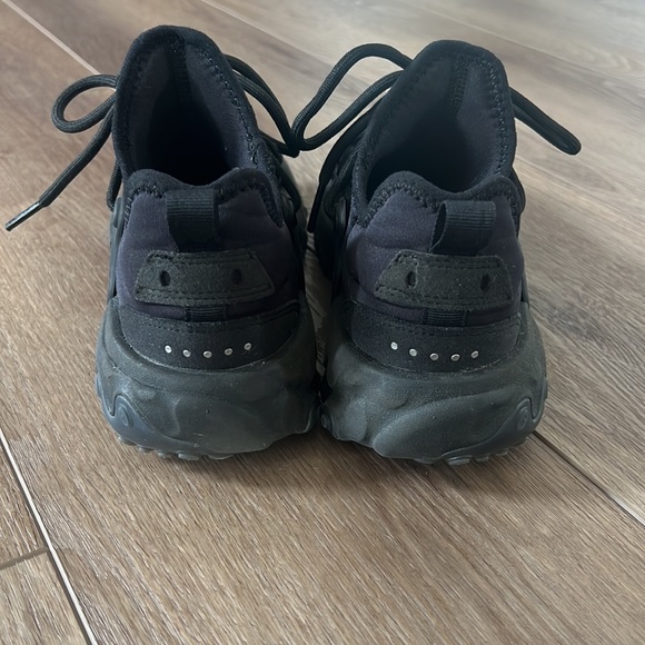 Nike Kids React Presto GS Triple Black sneakers - Picture 3 of 3